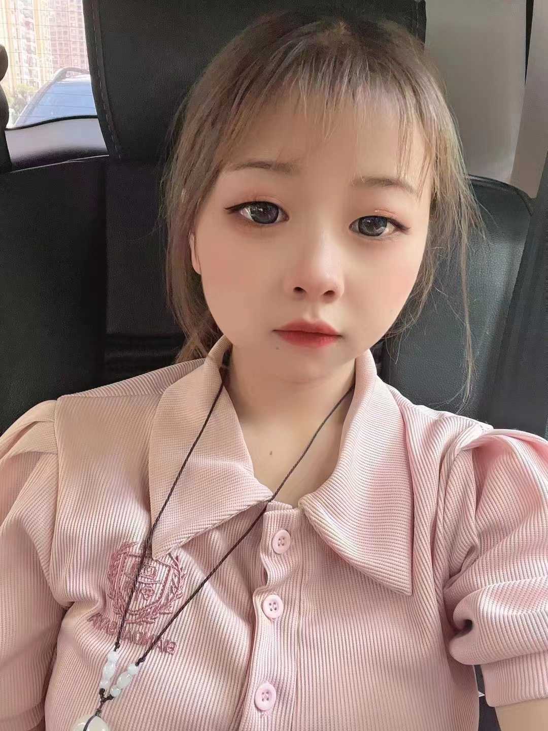 年轻可爱小妹妹