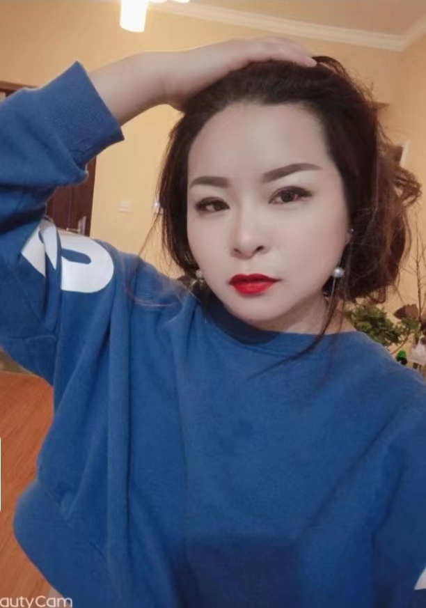 年纪偏大，颜值一般