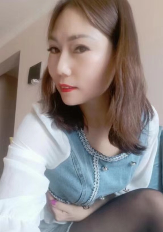 服务型Sao少妇很会浪叫