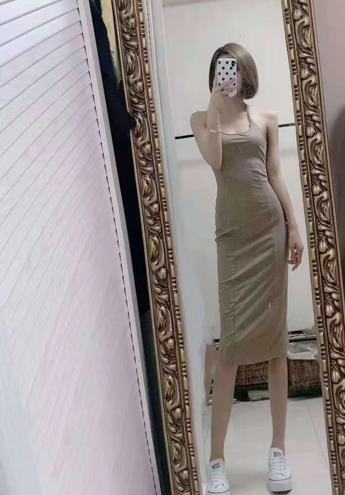 分享一枚身材火辣的小姐姐