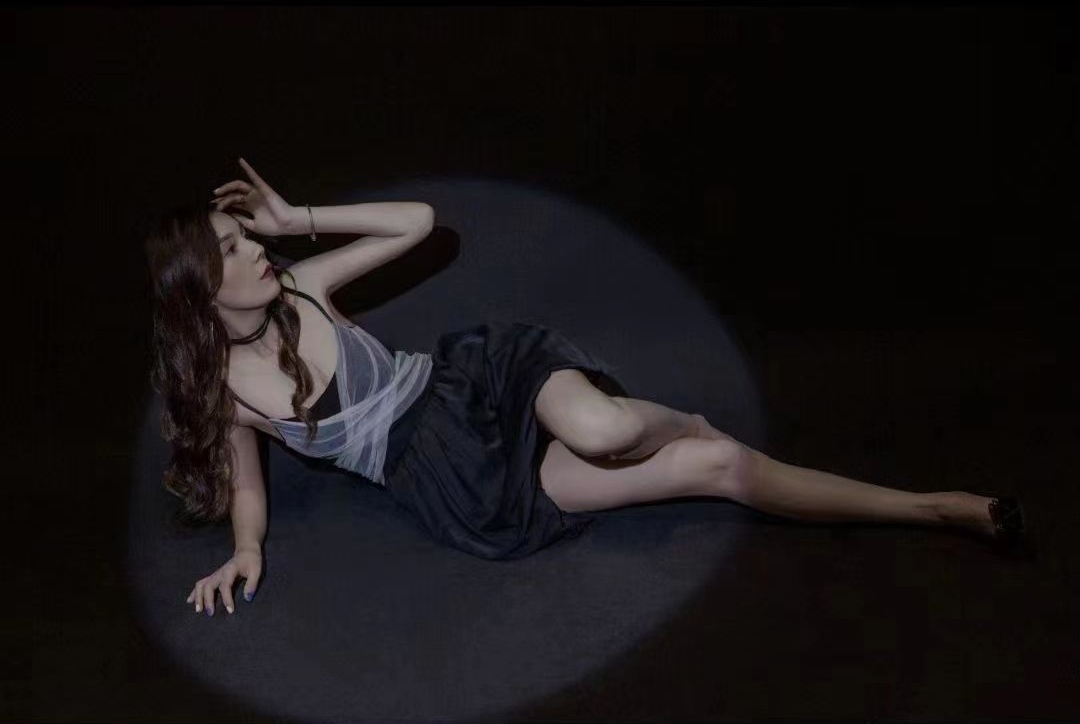 车模一枚，大长腿，舒服