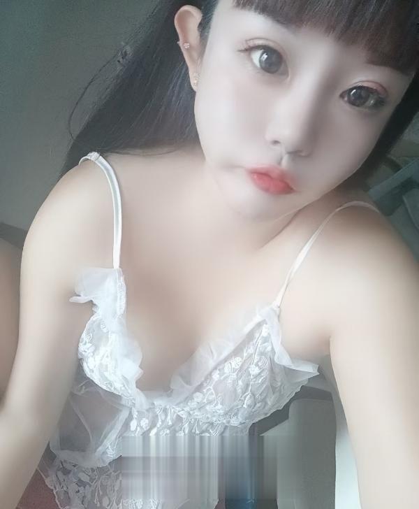 年轻的小辣妹