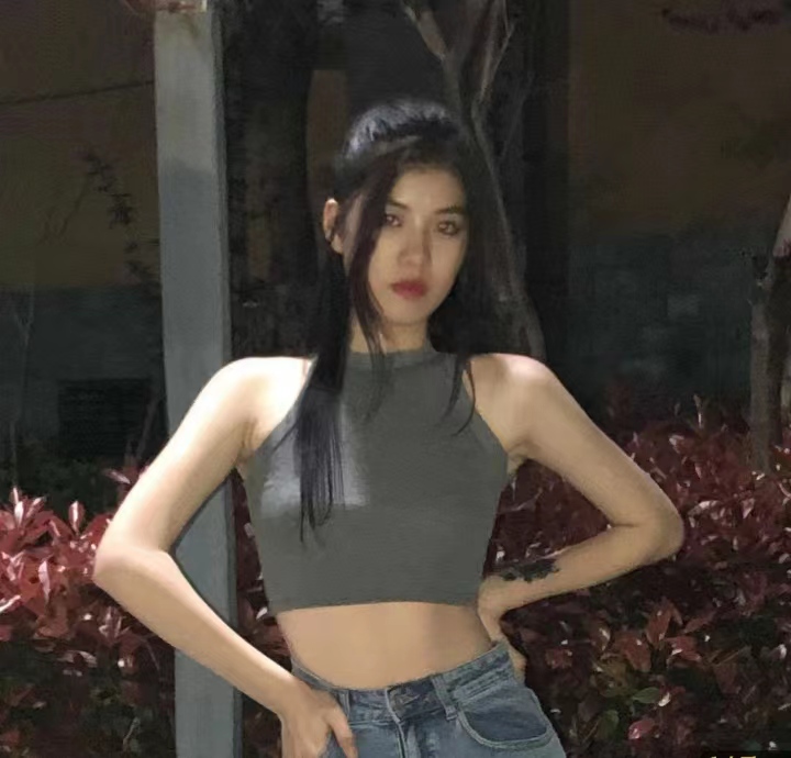 极品大胸妹子，乳交非常爽，还会一直叫爸爸