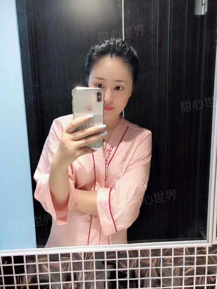 颜值还不错挺会化妆