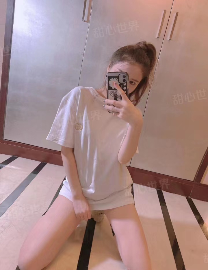 水中萧都差点没忍住