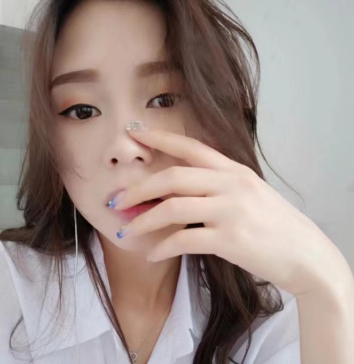 身材好腿很正点哦