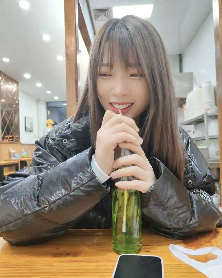 很嫩很润的妹子