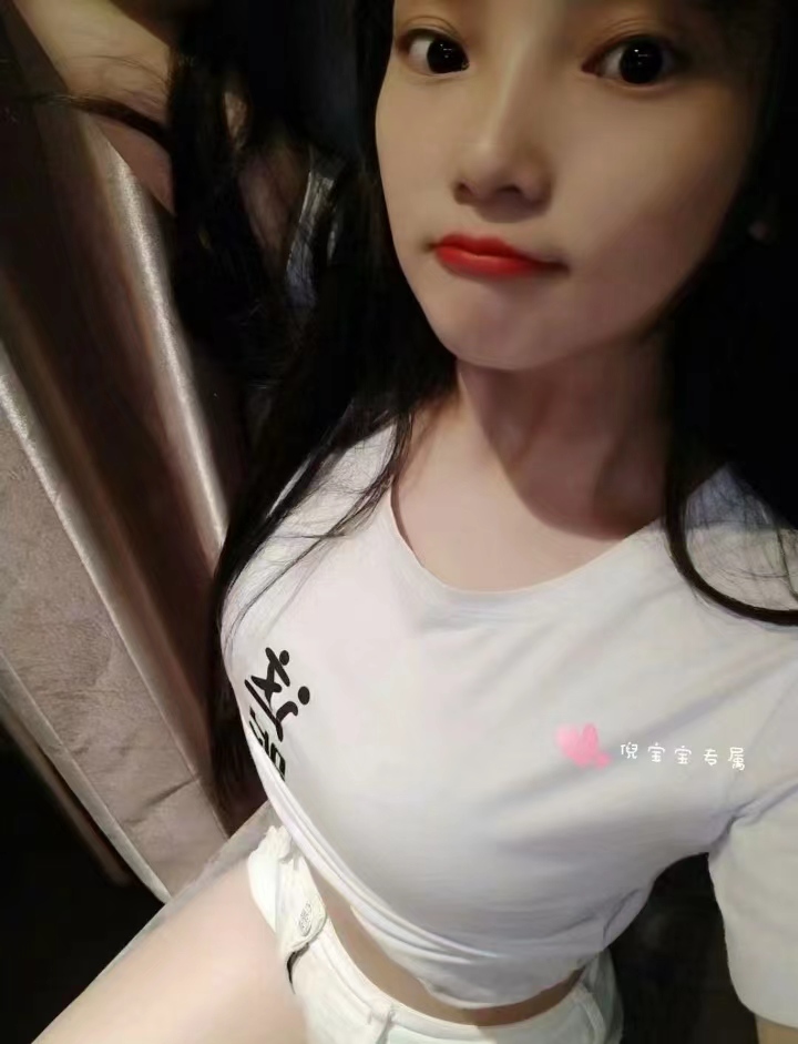 人照感觉一致，皮肤白