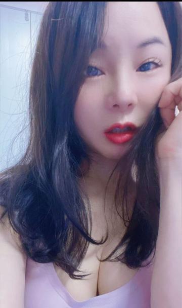 坂田宝儿，服务多多