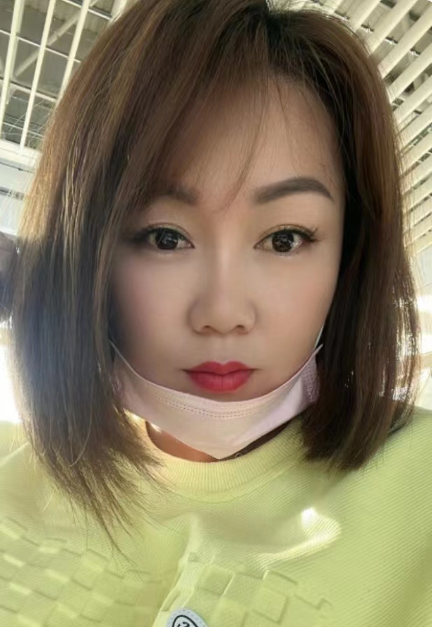 很注意隐私安全的少妇