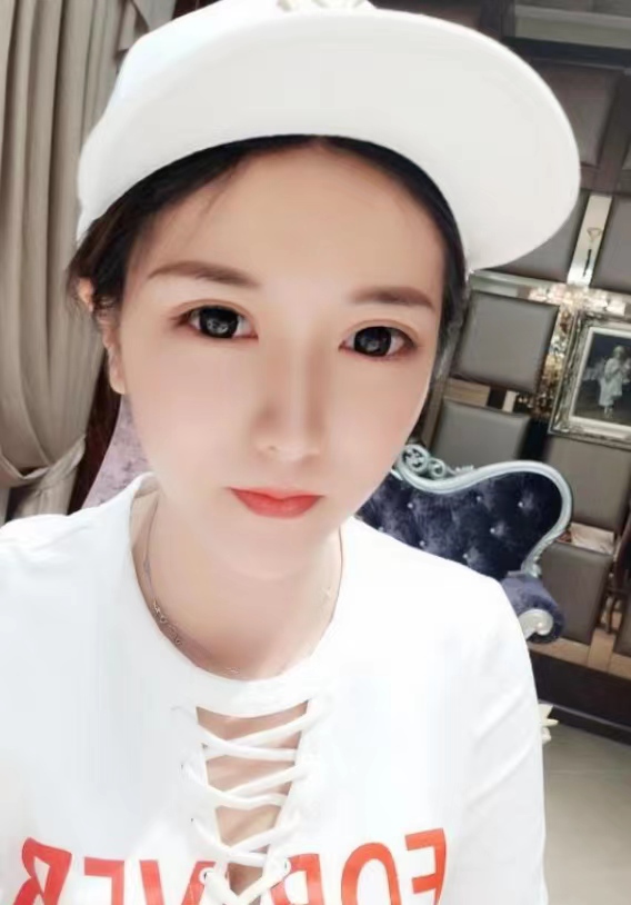 估计年轻的时候超级好看的少妇