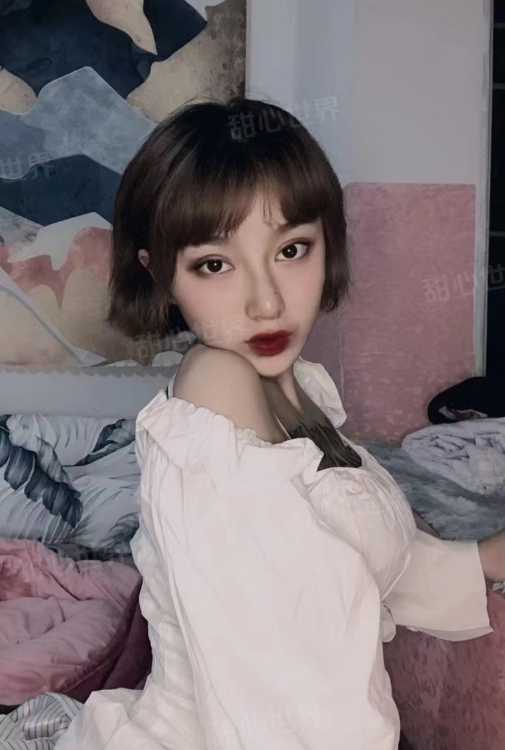 艹20岁出头年轻妹子