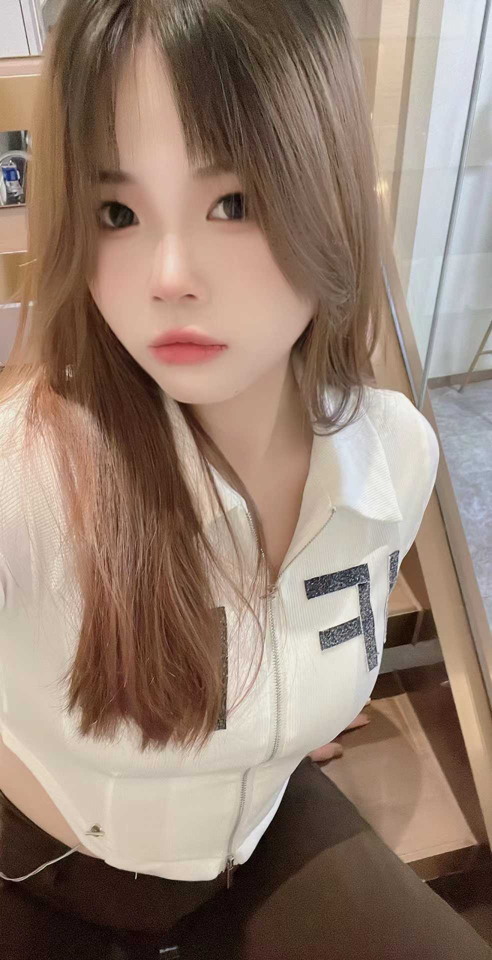 深圳坂田胸大身材好高挑实习护士