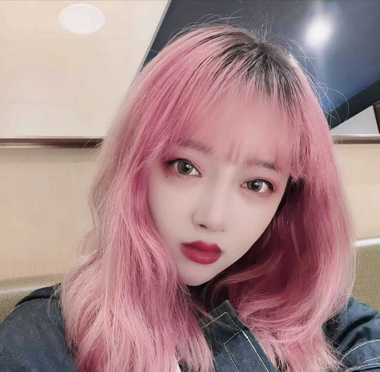 制服多多的大胸小姐姐