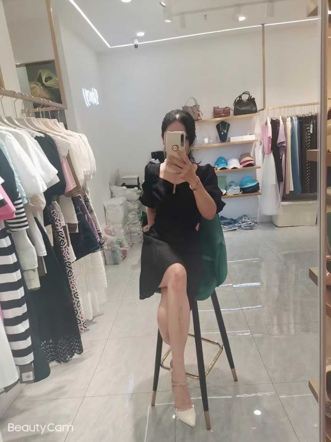 可以上门 成熟风sao 就是不能过夜 自己是做服装店的