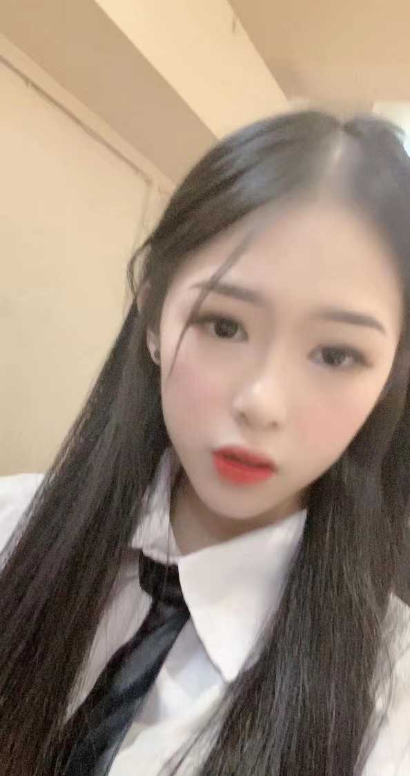 年轻制服在线等待