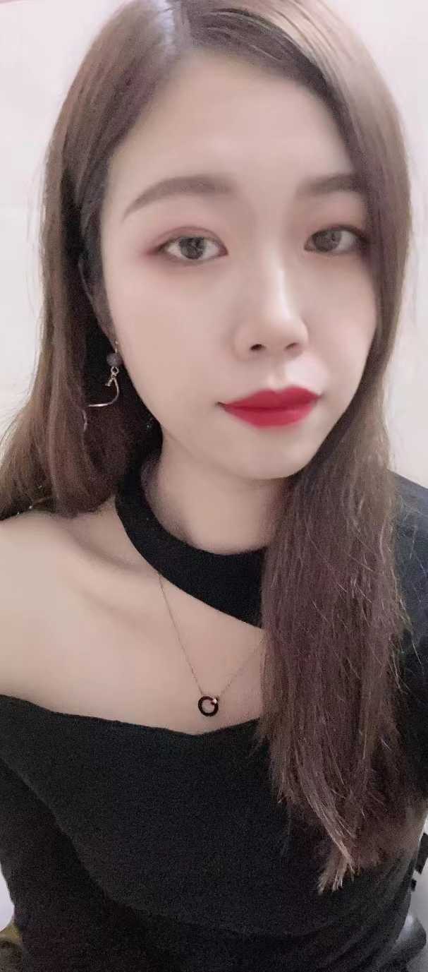 妹子还是长得挺白