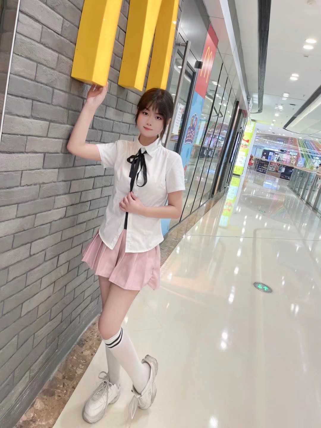 大长腿jk学妹，粉嫩多水，喜欢69