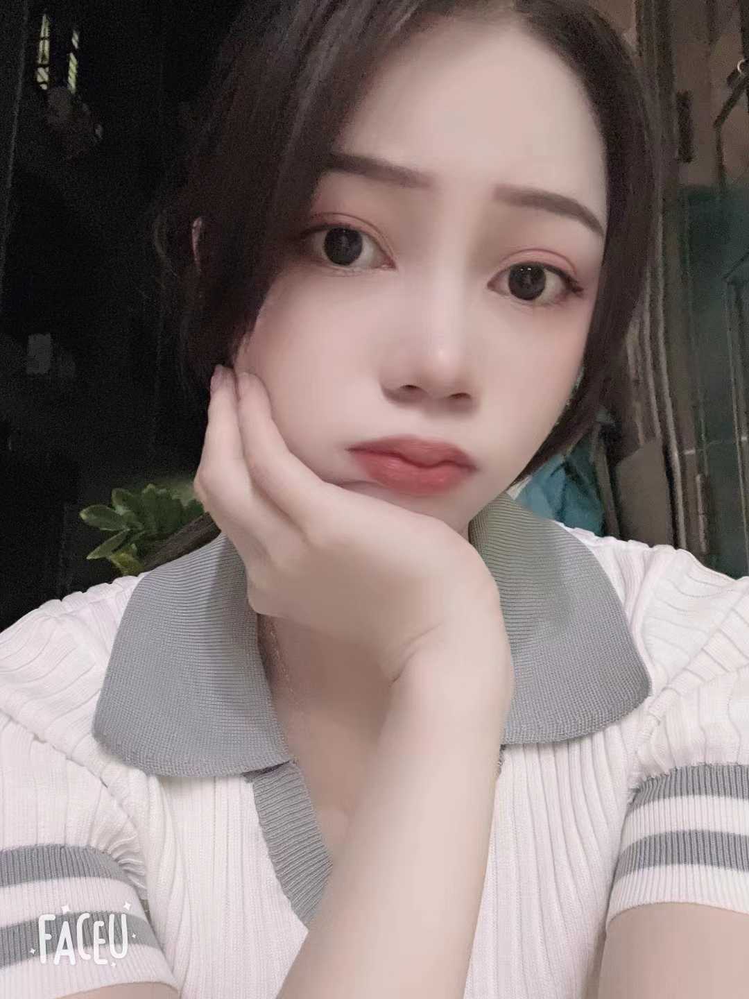 武侯区高颜值小妹 皮肤白 身材娇小