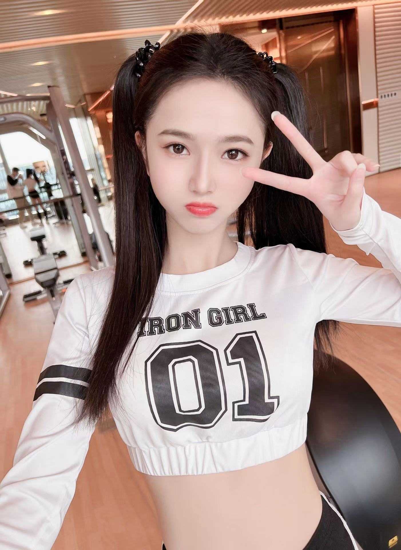 刚来上大学的妹妹，水嫩多汁