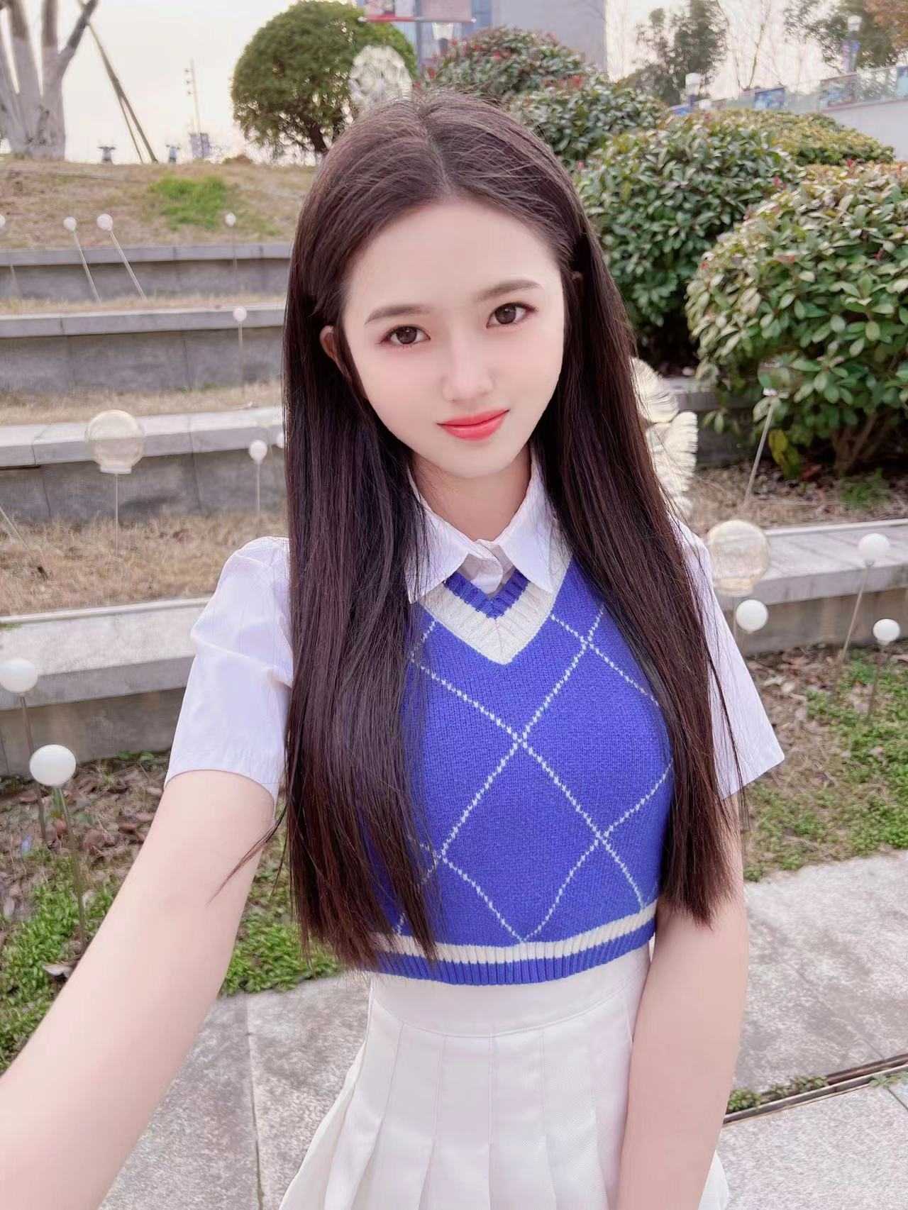 刚来上大学的妹妹，水嫩多汁