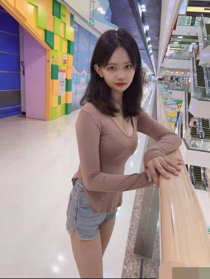 超级年轻很好看身材也好