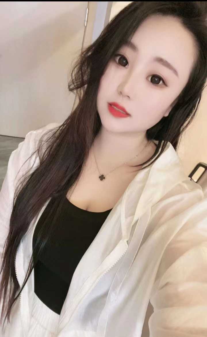 身材好的迷人姐姐