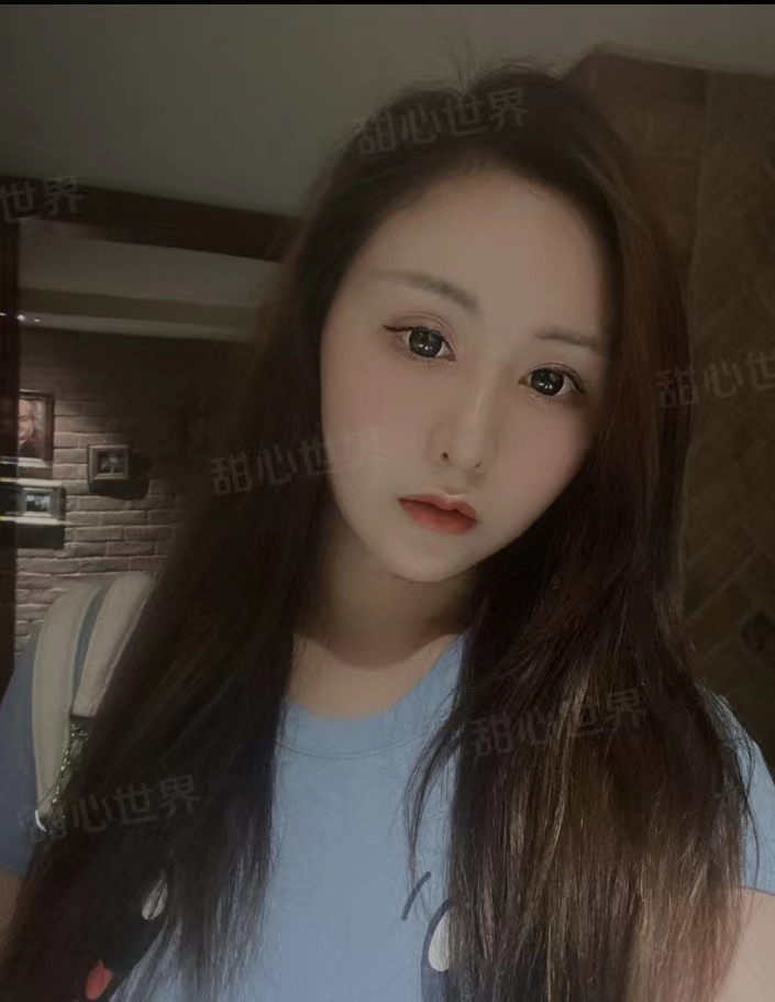 值得一试的大胸妹