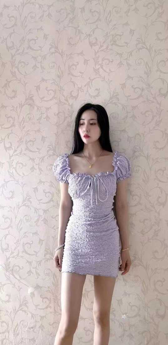 性价比还不错的年轻妞子