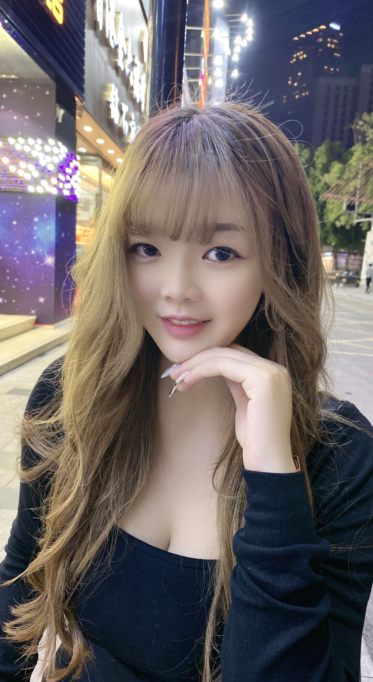 20岁  巨乳 小糖糖