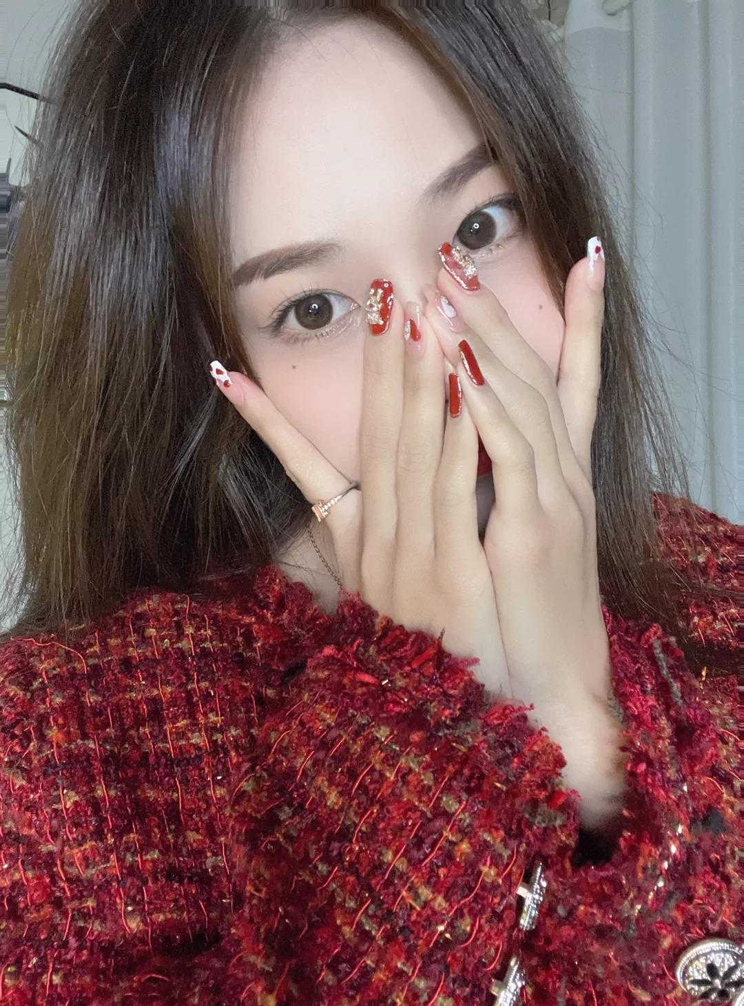 文员小陈满眼星辰