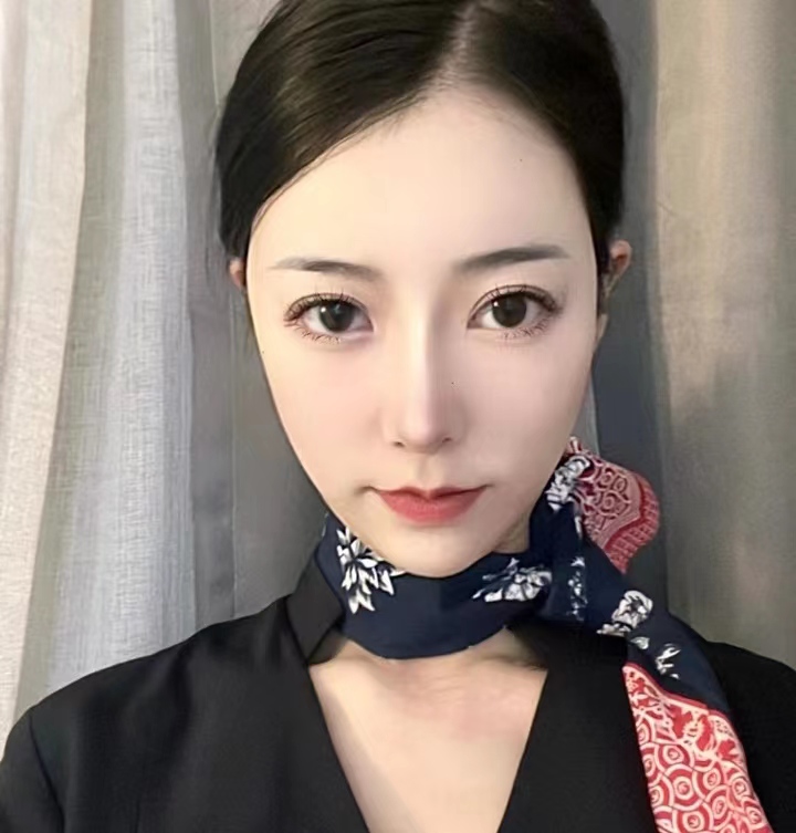 空姐飞天阿拉蕾